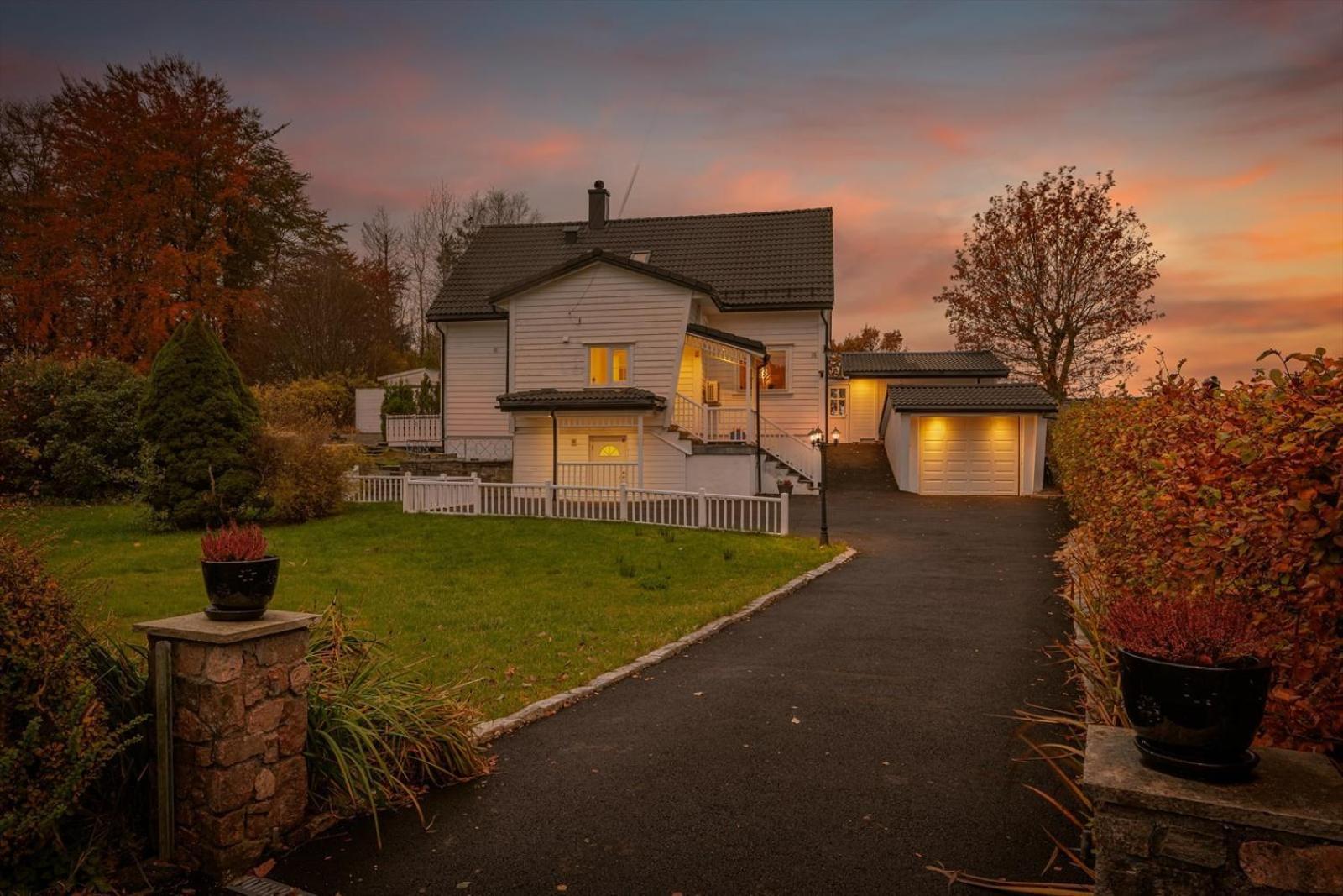 A Beautiful 3-bedroom With Stunning Views And Free Parking Appartement