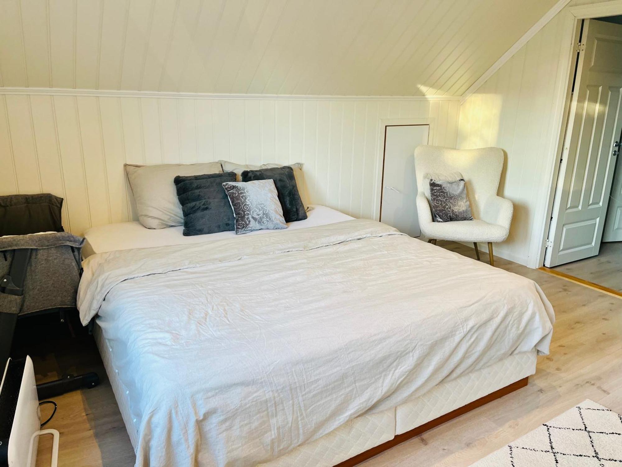 Appartement A Beautiful 3-bedroom With Stunning Views And Free Parking *